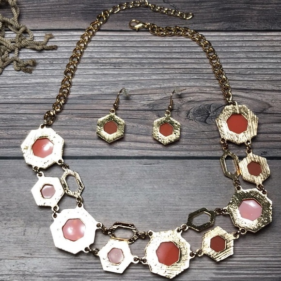 New 14K Gold Tone w Faux Coral Gemstones Statement Necklace & Earrings Set Gift - Picture 13 of 16